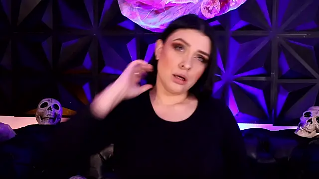 Snapshot of AnikaRomanoff chatting on October 20, 2025, 4:13 am AnikaRomanoff online show from October 20, 2025, 4:13 am