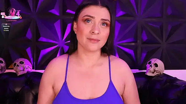 Snapshot of AnikaRomanoff chatting on October 28, 2025, 3:43 am AnikaRomanoff online show from October 28, 2025, 3:43 am