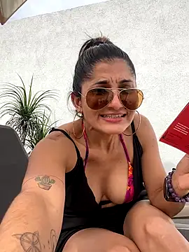 AlejandritaMilano online show from November 27, 2025, 8:00 pm