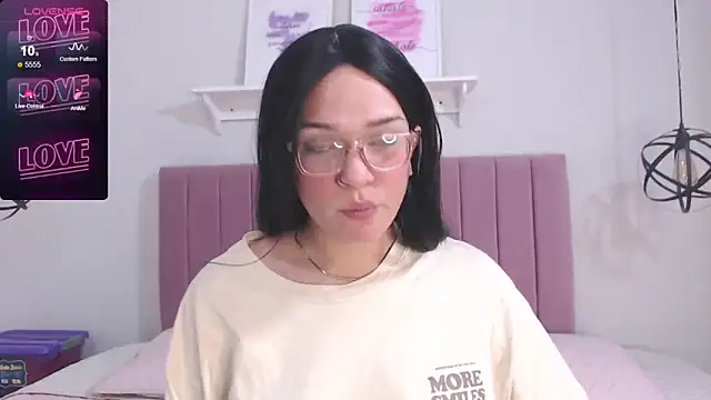 Snapshot of sukimoon chatting on January 22, 2025, 5:59 am sukimoon online show from January 22, 2025, 5:59 am