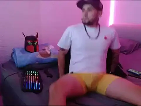 Snapshot of miia-liiam chatting on January 6, 2025, 12:27 am miia-liiam online show from January 6, 2025, 12:27 am