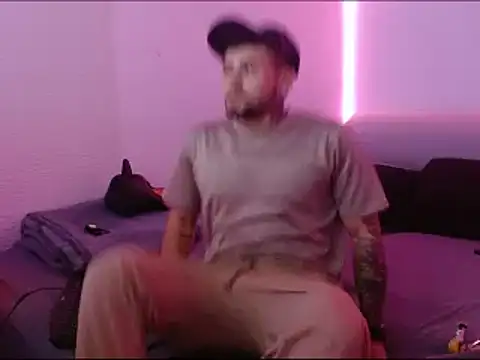 Snapshot of miia-liiam chatting on January 8, 2025, 5:05 am miia-liiam online show from January 8, 2025, 5:05 am