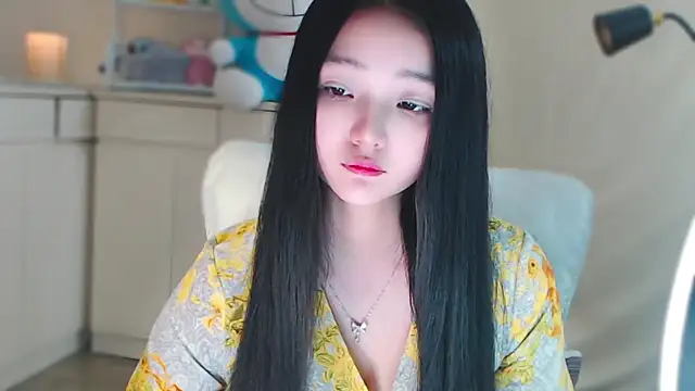 xiao-xiao-D online show from January 4, 2025, 3:07 pm