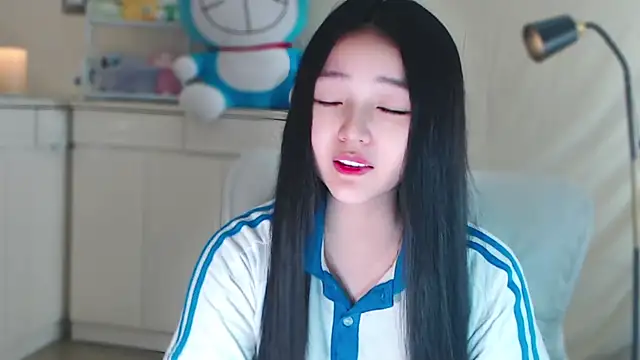 xiao-xiao-D online show from January 7, 2025, 1:57 pm