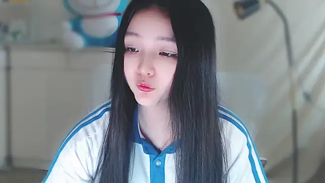 xiao-xiao-D online show from February 5, 2025, 12:49 pm