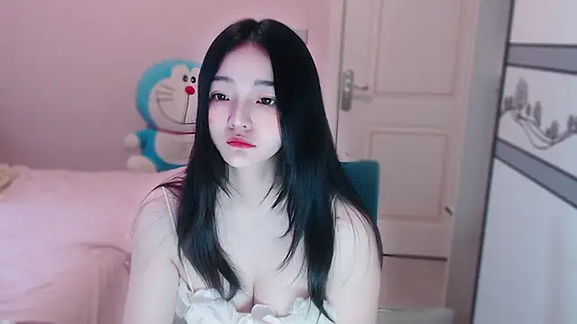 xiao-xiao-D online show from October 2, 2025, 4:52 am