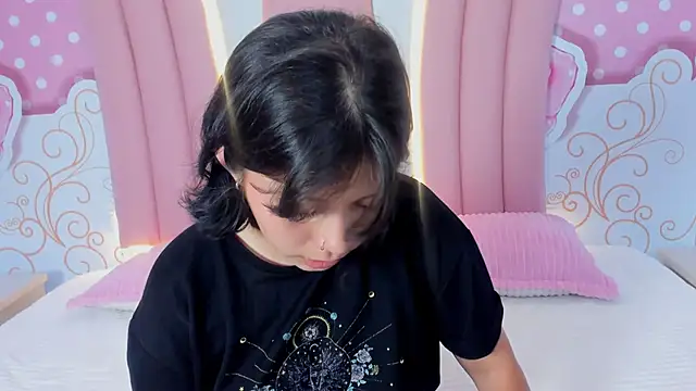 Snapshot of Lily_Martinez chatting on March 22, 2025, 5:28 am Lily Martinez online show from March 22, 2025, 5:28 am