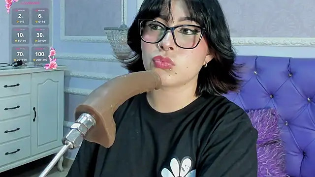 Lily Martinez online show from February 5, 2026, 6:51 am