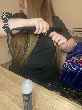 Snapshot of Soniatranss chatting on February 3, 2025, 8:24 pm Soniatranss online show from February 3, 2025, 8:24 pm