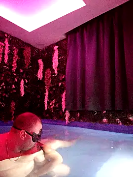 Snapshot of Coppiatrasgressiva chatting on October 14, 2025, 10:10 pm Coppiatrasgressiva online show from October 14, 2025, 10:10 pm