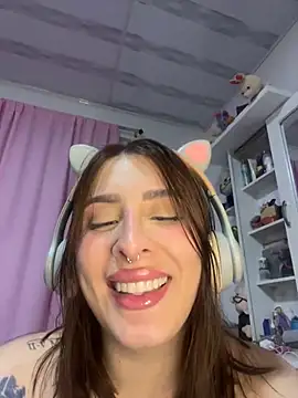 Snapshot of Alissonroses chatting on January 3, 2025, 5:06 am Alissonroses online show from January 3, 2025, 5:06 am