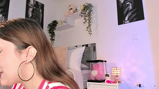 Snapshot of Alissonroses chatting on September 26, 2025, 9:30 pm Alissonroses online show from September 26, 2025, 9:30 pm