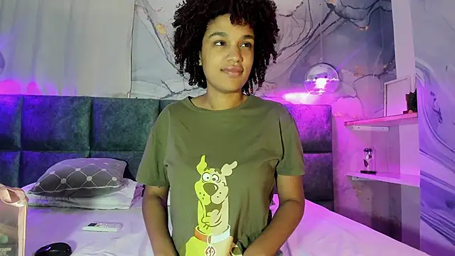 loladupont online show from March 6, 2025, 11:47 am