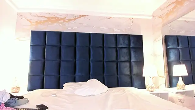 Snapshot of loladupont chatting on March 10, 2026, 3:11 am loladupont online show from March 10, 2026, 3:11 am