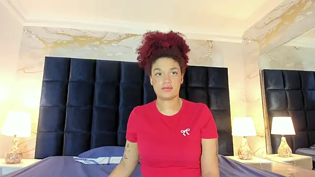 Snapshot of loladupont chatting on March 19, 2026, 3:10 am loladupont online show from March 19, 2026, 3:10 am