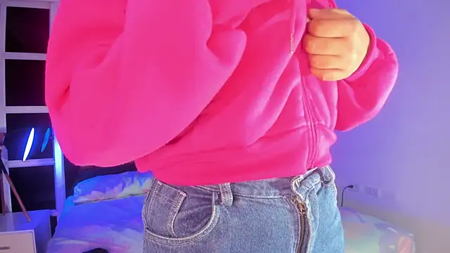 Snapshot of loladupont chatting on March 31, 2026, 2:46 am loladupont online show from March 31, 2026, 2:46 am