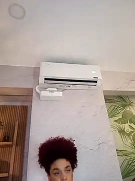 Snapshot of loladupont chatting on April 1, 2026, 3:07 am loladupont online show from April 1, 2026, 3:07 am