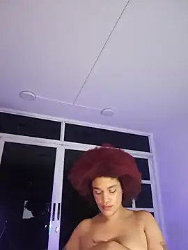 Snapshot of loladupont chatting on April 8, 2026, 2:44 am loladupont online show from April 8, 2026, 2:44 am