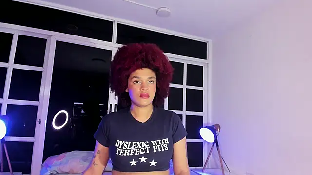 Snapshot of loladupont chatting on April 11, 2026, 3:00 am loladupont online show from April 11, 2026, 3:00 am