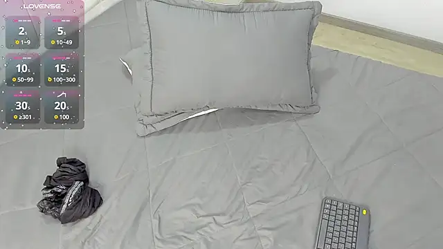 AbrilSonne online show from January 27, 2025, 10:27 pm