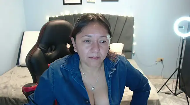 AngelRouss online show from January 22, 2025, 10:07 am