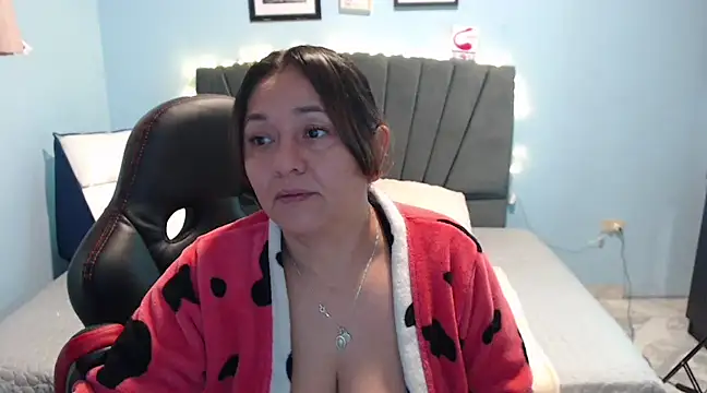 AngelRouss online show from February 6, 2025, 9:32 am