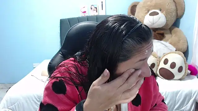 AngelRouss online show from September 27, 2025, 10:37 pm