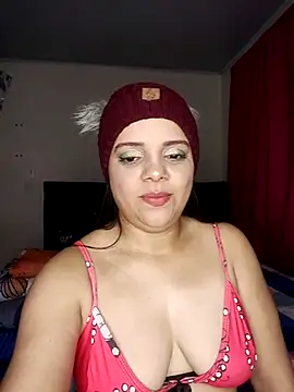 Snapshot of AriaYummy chatting on January 6, 2025, 12:27 am AriaYummy online show from January 6, 2025, 12:27 am