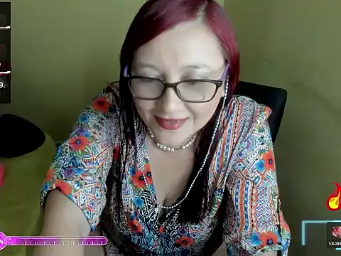 Snapshot of MilfObsession_ chatting on November 14, 2025, 5:11 pm MilfObsession online show from November 14, 2025, 5:11 pm