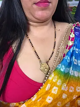 FlatVincy4 online show from November 8, 2025, 4:18 pm