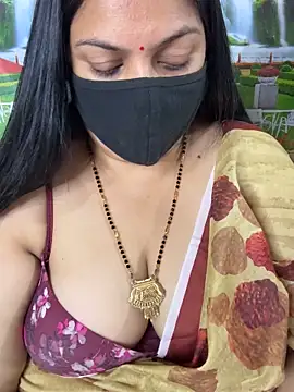 FlatVincy4 online show from November 17, 2025, 3:07 pm