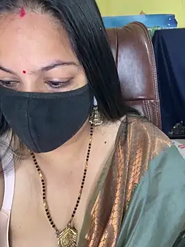 FlatVincy4 online show from November 24, 2025, 3:28 am