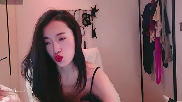 Sweet-521 online show from November 9, 2025, 3:05 am