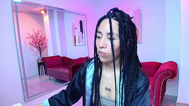 Leia queens online show from January 10, 2025, 2:23 pm