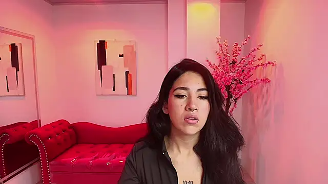 Leia queens online show from February 25, 2025, 11:08 am