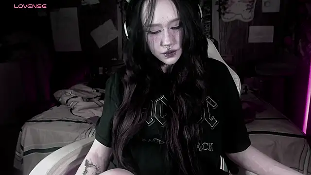 chloe crystall killer online show from March 7, 2026, 10:40 pm