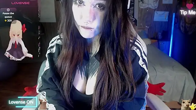 chloe crystall killer online show from May 22, 2026, 2:44 pm