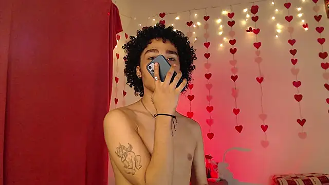 seven7xis online show from February 14, 2025, 4:58 am