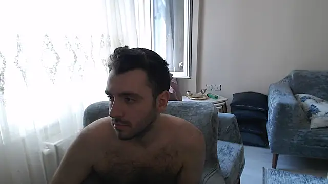 handsomeee04 online show from May 11, 2026, 11:27 am
