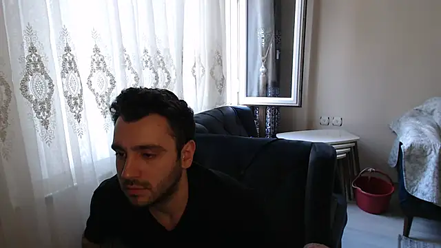handsomeee04 online show from May 26, 2026, 4:19 am