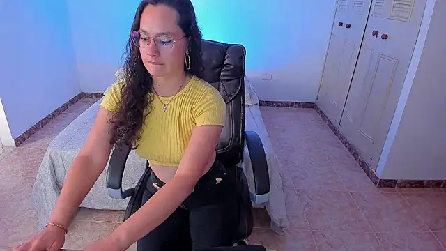 Snapshot of emmaTorres1 chatting on January 18, 2025, 1:40 pm emmaTorres1 online show from January 18, 2025, 1:40 pm