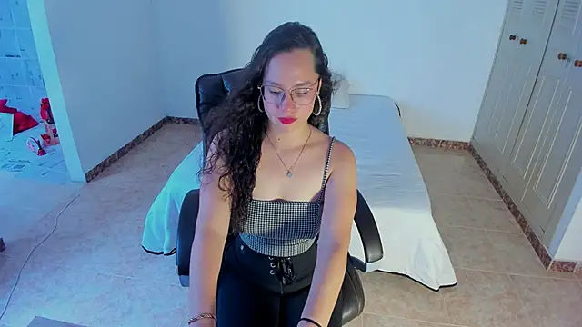 Snapshot of emmaTorres1 chatting on February 9, 2025, 6:58 pm emmaTorres1 online show from February 9, 2025, 6:58 pm