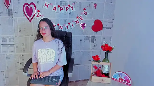 Snapshot of emmaTorres1 chatting on February 12, 2025, 8:07 pm emmaTorres1 online show from February 12, 2025, 8:07 pm