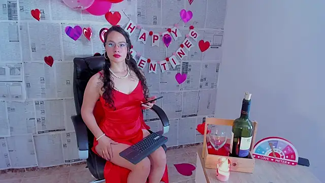 Snapshot of emmaTorres1 chatting on February 14, 2025, 2:44 pm emmaTorres1 online show from February 14, 2025, 2:44 pm