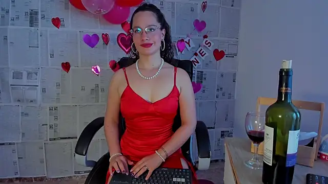 Snapshot of emmaTorres1 chatting on February 14, 2025, 5:46 pm emmaTorres1 online show from February 14, 2025, 5:46 pm