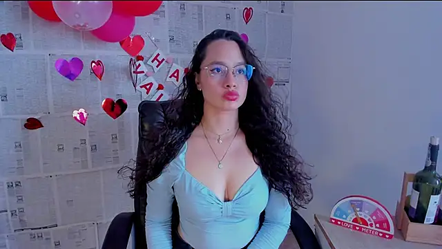 Snapshot of emmaTorres1 chatting on February 16, 2025, 7:49 pm emmaTorres1 online show from February 16, 2025, 7:49 pm