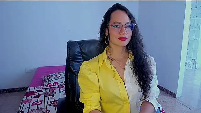 Snapshot of emmaTorres1 chatting on February 28, 2025, 8:18 pm emmaTorres1 online show from February 28, 2025, 8:18 pm