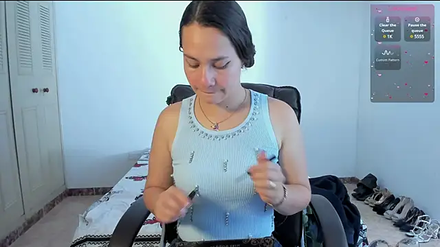 Snapshot of emmaTorres1 chatting on March 19, 2025, 2:24 pm emmaTorres1 online show from March 19, 2025, 2:24 pm