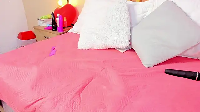 Nicole Angels  online show from February 14, 2026, 7:43 pm