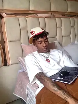 Boy cock18 online show from February 16, 2025, 4:53 pm